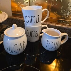 Rae Dunn Sugar and Creamer Set